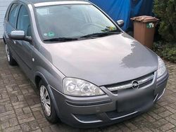 Silber Gebraucht 2005 Opel Corsa Kombi | 1.999 € (Etwas zu teuer)