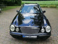 Schwarz Gebraucht 1999 Mercedes E280 Avantgarde Kombi | 5.200 €