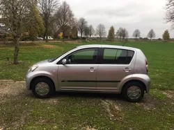 Silber Gebraucht 2007 Daihatsu Sirion Kleinwagen | 3.600 € (Etwas zu teuer)