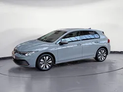 Mondsteingrau Gebraucht 2024 VW Golf VIII Move Limousine | 21.490 € (Guter Preis)