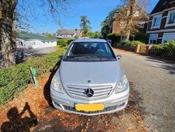 Silber Gebraucht 2007 Mercedes B180 Van / Kleinbus | 2.000 € (Teuer)