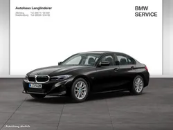 Black sapphire metallic Gebraucht 2023 BMW 330e Limousine | 34.900 € (Superpreis)