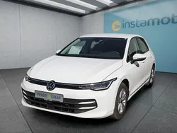 Weiß Gebraucht 2024 VW Golf VIII Kleinwagen | 23.399 € (Guter Preis)