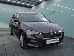 Schwarz Gebraucht 2024 Skoda Scala Ambition Kleinwagen | 21.404 € (Fairer Preis)