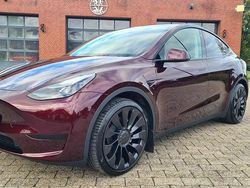 Midnight cherry red Gebraucht 2024 Tesla Model Y Standard Range SUV | 41.498 €