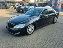 Schwarz Gebraucht 2006 Mercedes S320 AMG Limousine | 4.650 €