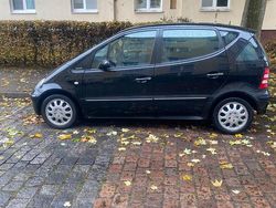 Schwarz Gebraucht 2002 Mercedes A140 Kleinwagen | 1.200 €