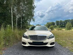 Beige Gebraucht 2015 Mercedes E220 Limousine | 5.800 €