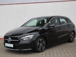 Kosmosschwarz metallic 191u Gebraucht 2024 Mercedes B180 Progressive Van / Kleinbus | 25.875 € (Superpreis)