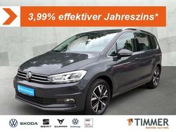Grau Gebraucht 2022 VW Touran Highline Van / Kleinbus | 27.549 € (Superpreis)
