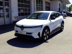 Arktisweiß Gebraucht 2023 Renault Mégane Equilibre Limousine | 25.749 € (Fairer Preis)