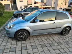 Blau Gebraucht 2006 Ford Fiesta Kleinwagen | 1.000 € (Guter Preis)