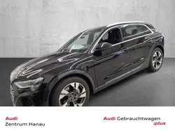 Mythosschwarz metallic Gebraucht 2024 Audi Q8 e-tron Advanced SUV | 63.899 € (Etwas zu teuer)