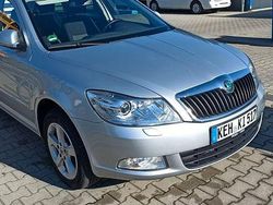 Silber Gebraucht 2013 Skoda Octavia Elegance Kombi | 12.799 € (Fairer Preis)