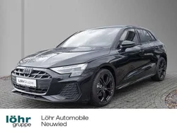 Mythosschwarz metallic Gebraucht 2025 Audi A3 Sportback S-Line Limousine | 38.750 € (Guter Preis)