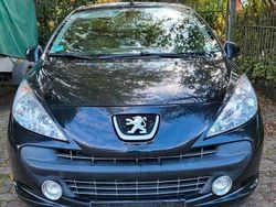 Schwarz Gebraucht 2009 Peugeot 207 CC Cabrio | 2.555 € (Fairer Preis)