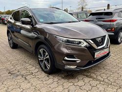 Brown m Gebraucht 2018 Nissan Qashqai N-Connecta SUV | 15.800 € (Fairer Preis)