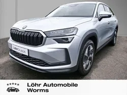 Brilliantsilber metallic Gebraucht 2024 Skoda Kodiaq Selection SUV | 41.480 € (Superpreis)