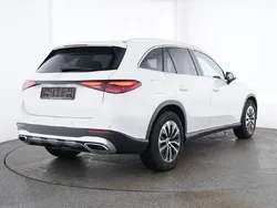 Weiss / opalithweiß Gebraucht 2024 Mercedes GLC200 Advanced Plus SUV | 53.870 € (Guter Preis)