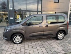 Grau Gebraucht 2022 Opel Combo Life Van / Kleinbus | 16.870 € (Fairer Preis)