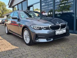 Grau Gebraucht 2022 BMW 320e Sport Line Limousine | 26.990 € (Guter Preis)