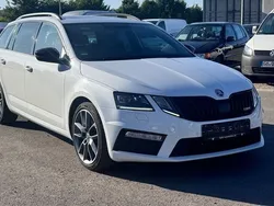 Weiß Gebraucht 2019 Skoda Octavia RS Kombi | 11.295 € (Fairer Preis)