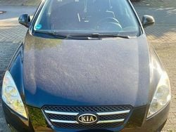 Schwarz Gebraucht 2008 Kia Ceed Limousine | 2.500 € (Teuer)