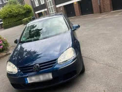 Blau Gebraucht 2005 VW Golf V Limousine | 2.800 € (Fairer Preis)