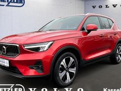 Fusion red / metallic Gebraucht 2022 Volvo XC40 Core SUV | 32.650 € (Guter Preis)