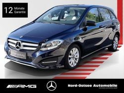 Blau Gebraucht 2018 Mercedes B200 Style Van / Kleinbus | 21.490 € (Teuer)