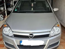Grau Gebraucht 2005 Opel Astra Basis Kombi | 2.800 € (Guter Preis)