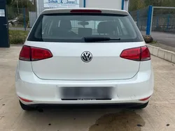 Weiß Gebraucht 2015 VW Golf VII Comfortline Limousine | 12.000 € (Fairer Preis)