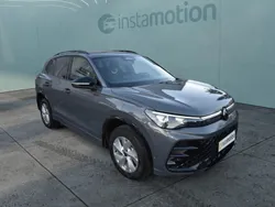 Grau Gebraucht 2024 VW Tiguan R-line SUV | 47.640 € (Superpreis)