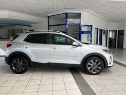Silber Gebraucht 2022 Kia Stonic Spirit SUV | 17.490 € (Guter Preis)