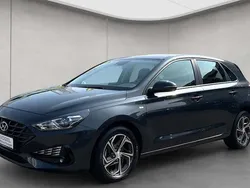 Schwarz Gebraucht 2023 Hyundai i30 Select Limousine | 17.880 € (Fairer Preis)