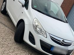 Rot Gebraucht 2011 Opel Corsa Kleinwagen | 3.200 €