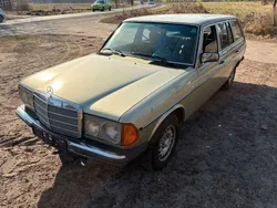 Grün Gebraucht 1988 Mercedes E230 Kombi | 15.990 €
