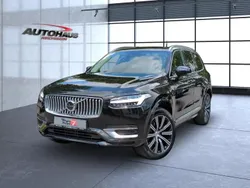 Onyx black (metallic) Gebraucht 2024 Volvo XC90 Plus SUV | 57.450 € (Superpreis)