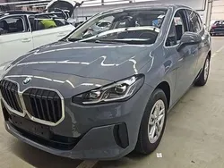 Sparkling kupfergrau metallic Gebraucht 2022 BMW 220 Van / Kleinbus | 27.990 € (Fairer Preis)