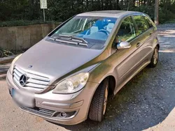 Grau Gebraucht 2006 Mercedes B200 Van / Kleinbus | 1.650 € (Etwas zu teuer)