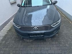 Grau Gebraucht 2016 VW Passat Kombi | 8.500 € (Guter Preis)