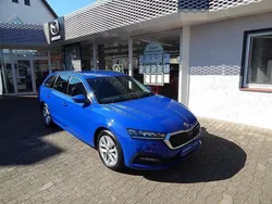 Blau Gebraucht 2022 Skoda Octavia Ambition Kombi | 23.890 € (Guter Preis)