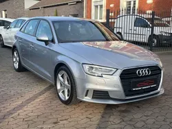 Silber Gebraucht 2019 Audi A3 Sportback Sport Limousine | 19.999 € (Fairer Preis)