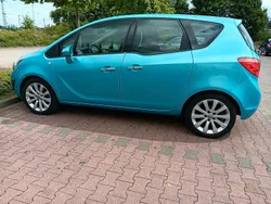 Blau Gebraucht 2011 Opel Meriva Innovation Van / Kleinbus | 6.899 € (Etwas zu teuer)