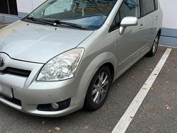 Gold Gebraucht 2009 Toyota Corolla Verso Van / Kleinbus | 3.300 € (Etwas zu teuer)