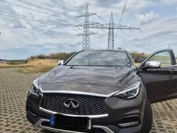 Braun Gebraucht 2016 Infiniti QX30 Luxe SUV | 16.500 €