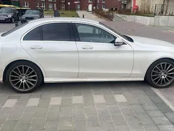 Weiß Gebraucht 2017 Mercedes C220 Limousine | 19.800 € (Teuer)