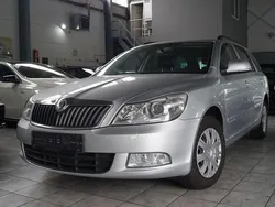 Silber Gebraucht 2010 Skoda Octavia Ambiente Kombi | 5.900 € (Guter Preis)
