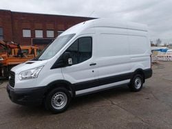 Weiß Gebraucht 2015 Ford Transit Van / Kleinbus | 13.950 € (Fairer Preis)