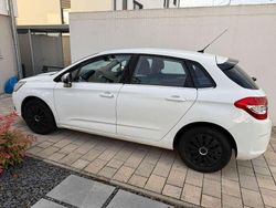 Weiß Gebraucht 2013 Citroën C4 SELECTION Limousine | 4.600 € (Guter Preis)